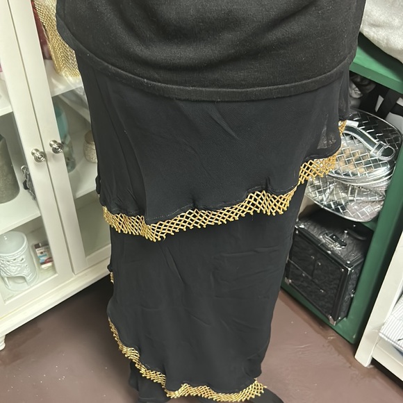 Black and gold skirt and top - Picture 5 of 6